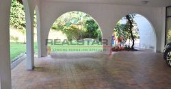 ★ A Beautiful Modest Home  ★ Extensive 38m Frontage, Regular Shaped Land