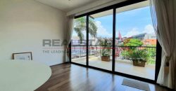 Breathtaking View! Overseeing Opera Estate with lots of Garden Space
